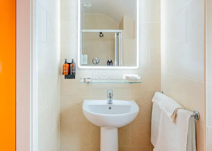 B&B Dan Linehan's 4*