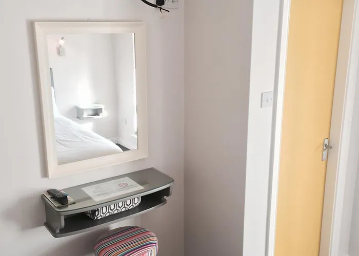 Dan Linehan's Couette-café 4*